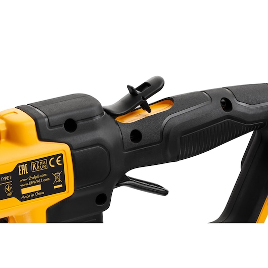 18V XR Pole Hedge Trimmer - 1x 5.0Ah