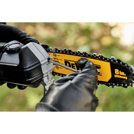 18V XR® Pole Saw