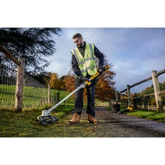 18V XR String Trimmer -  1x 5.0Ah