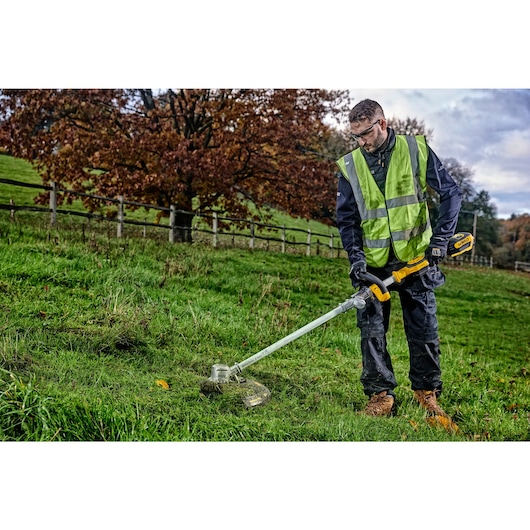 18V XR String Trimmer -  1x 5.0Ah