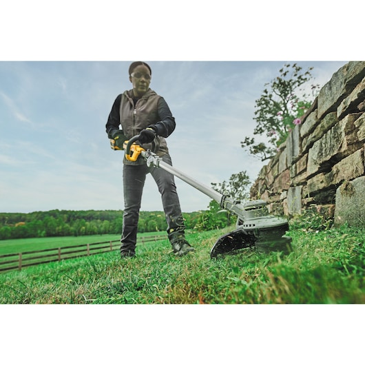 18V XR String Trimmer -  1x 5.0Ah