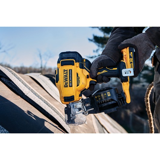 18V XR Cordless Roofing Nailer - 2 x 2Ah