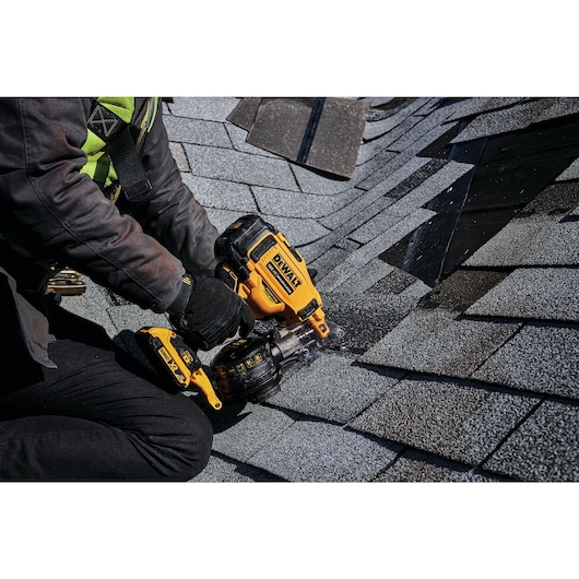 18V XR Cordless Roofing Nailer - 2 x 2Ah