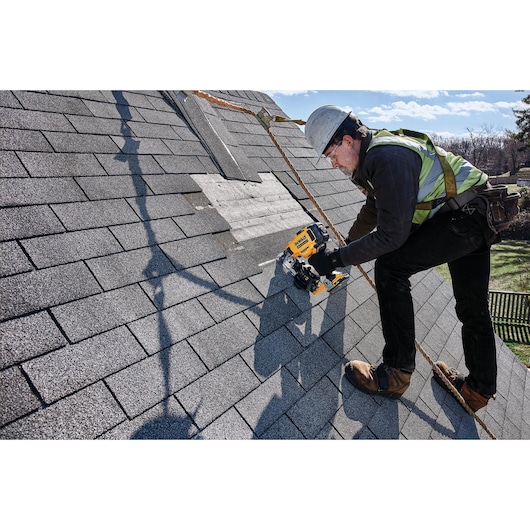 18V XR Cordless Roofing Nailer - 2 x 2Ah