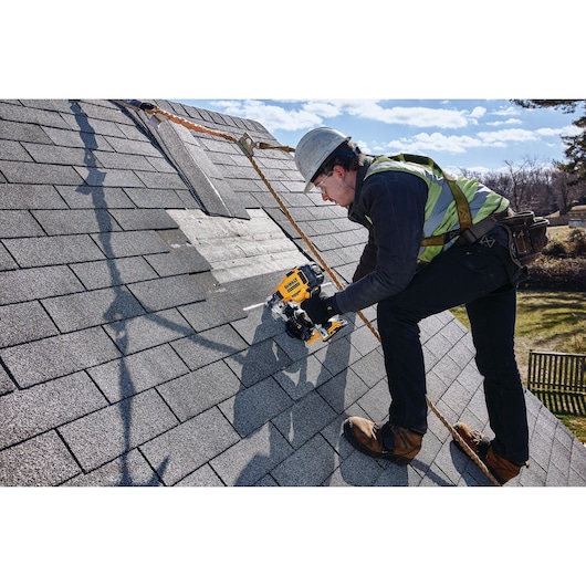 18V XR Cordless Roofing Nailer - 2 x 2Ah