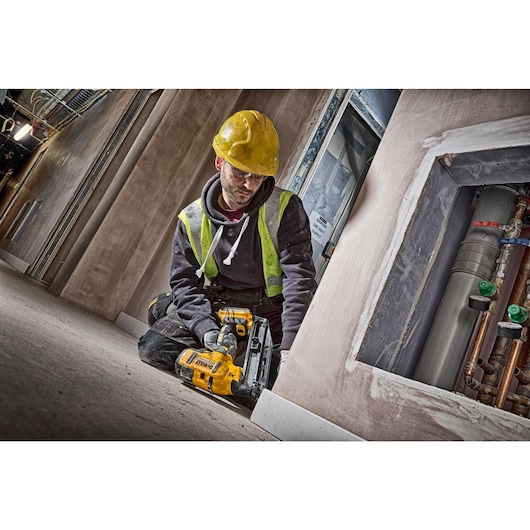FR 18V XR Li-Ion Brushless 16Ga Second Fix Nailer - Naked
