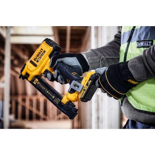 18V XR Electricians Stapler - 2 X 2Ah