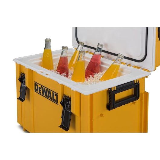 TOUGHSYSTEM® DS404 COOLER