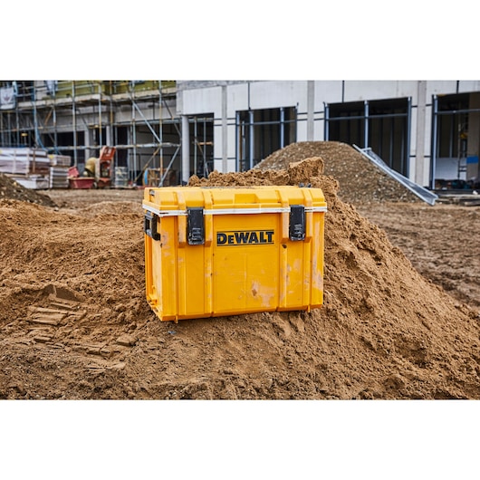 TOUGHSYSTEM® DS404 COOLER