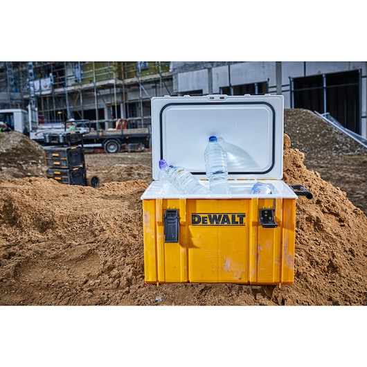 TOUGHSYSTEM® DS404 COOLER