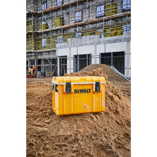TOUGHSYSTEM® DS404 COOLER